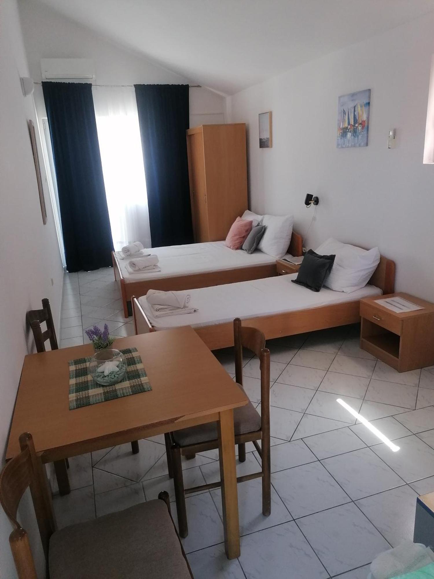 Iva Apartments Podaca Esterno foto