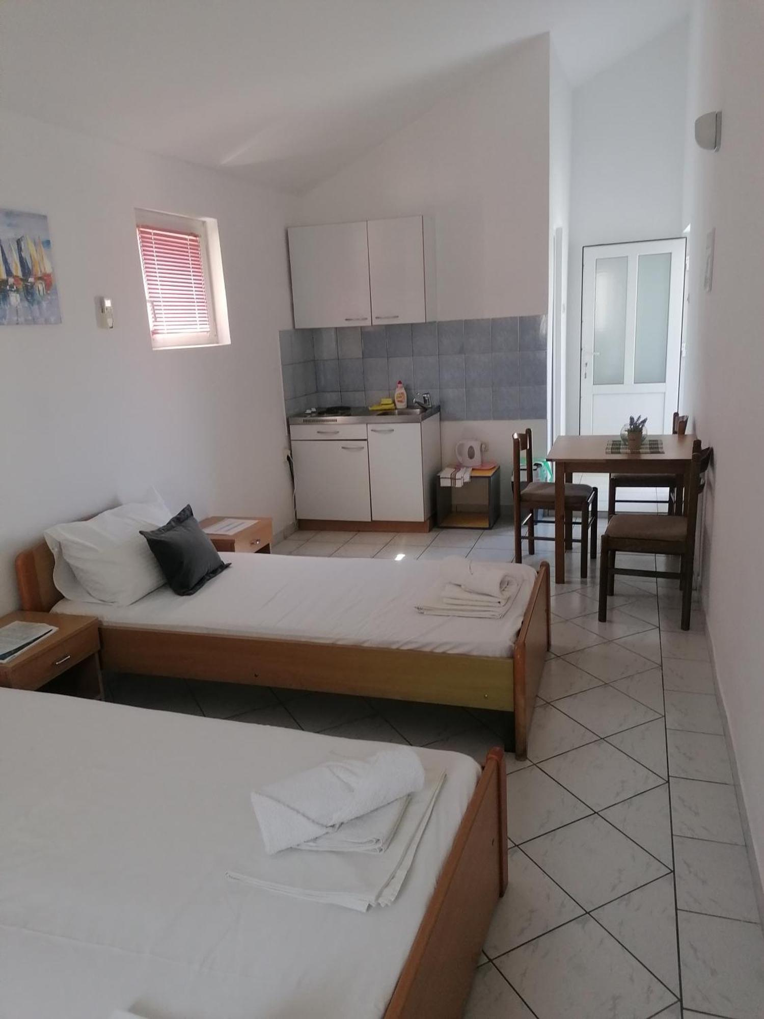 Iva Apartments Podaca Esterno foto